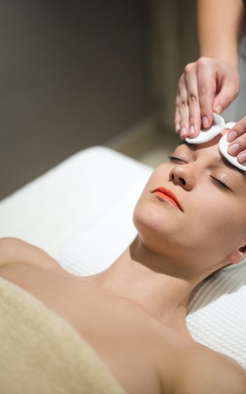 facial-massage-treatment-by-professional.jpg